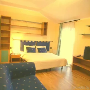 https://central-hotel-tiepolo.praguehotelsweb.com